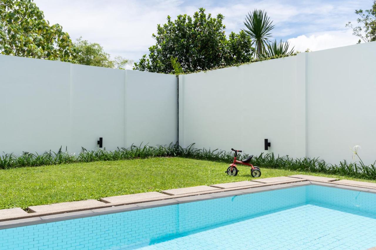 Beautiful Comfortable And Fully Equipped Big Pool Villa With 65Inch Smart Tv Located Near Popular Bangtao Beach And Laguna Bang Tao Beach  Exterior foto