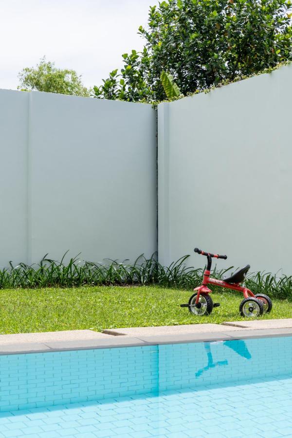 Beautiful Comfortable And Fully Equipped Big Pool Villa With 65Inch Smart Tv Located Near Popular Bangtao Beach And Laguna Bang Tao Beach  Exterior foto